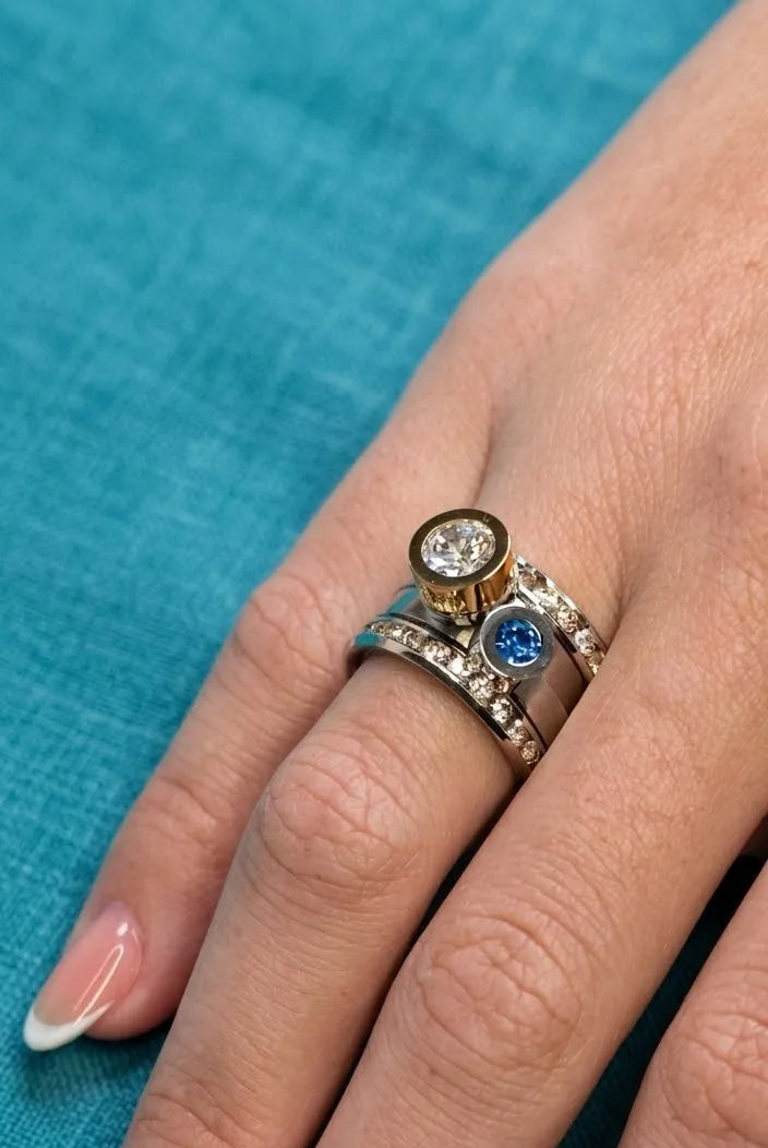 One Ring.
LIMITLESS Looks.
